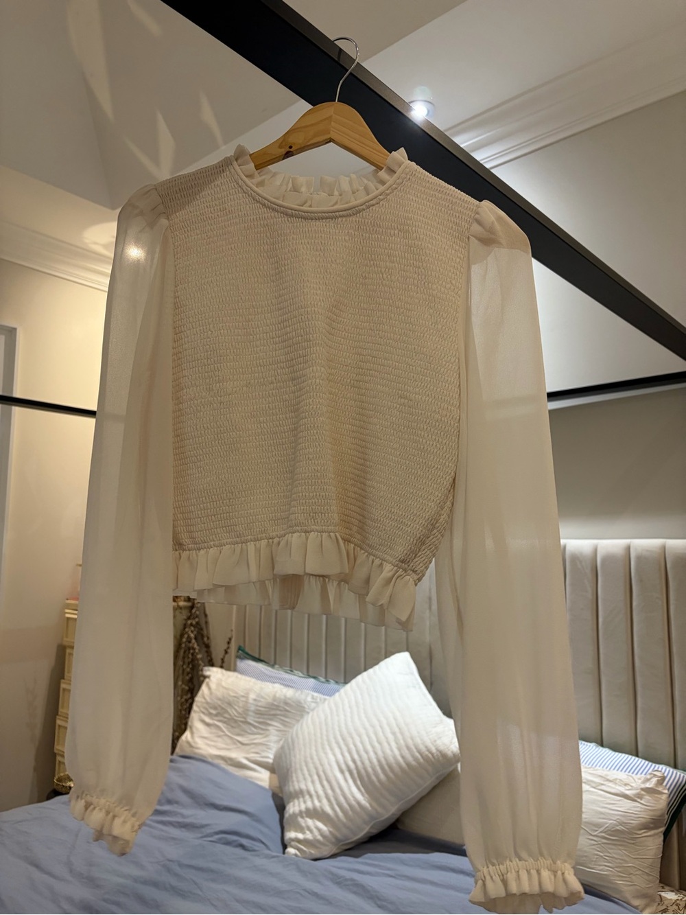 WILFRED Women's Cream Ruffle-Trim Knit Pullover Top with zipper